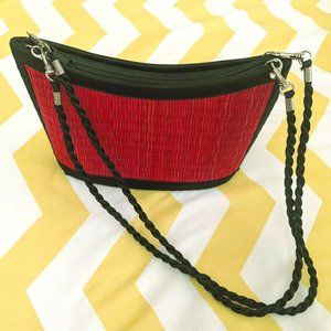 Woven straw fuchsia pink handbag